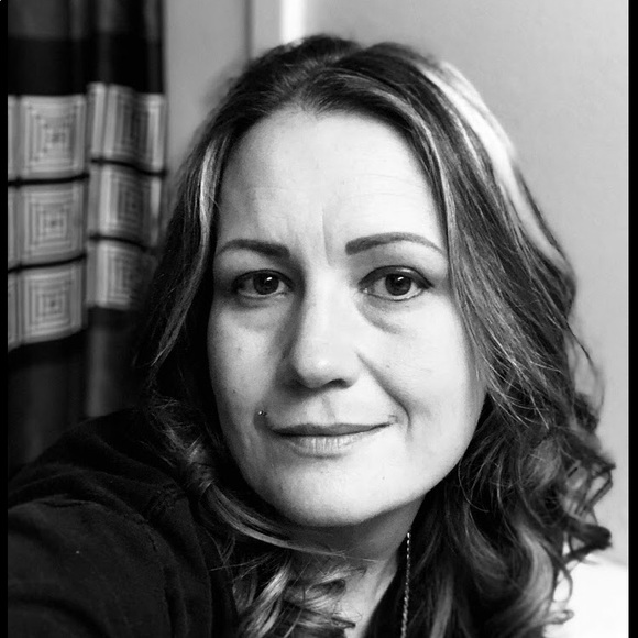 Meet your Posher, Amanda - Picture 5 of 8